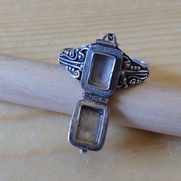 Vintage Poison Ring - Silver 925 - Garnet Gem - Picture 2 of 5